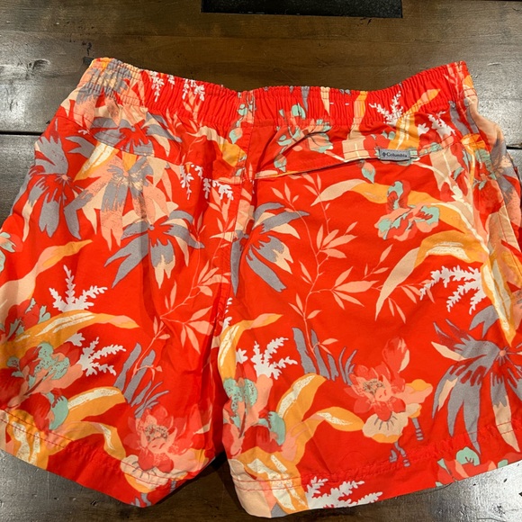 COLUMBIA Floral Shorts Size Small - Picture 2 of 5